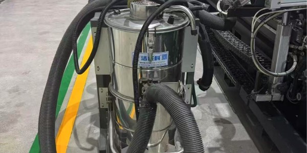 380V工业吸尘器现场2
